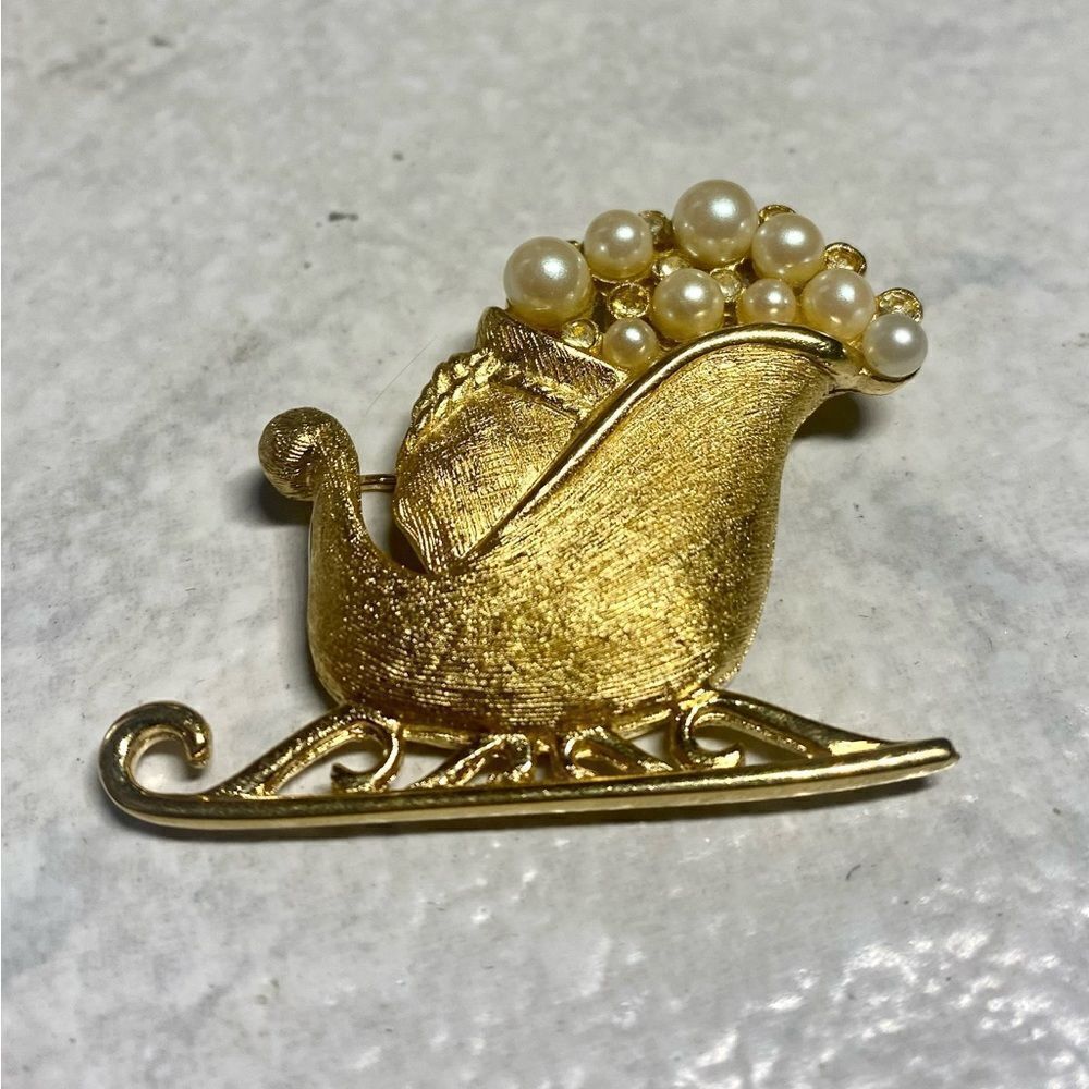Vintage Richelieu Christmas Sleigh Brooch